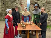 Ehrenamt macht glücklich. Meri Koivisto mit Familie Kern in Waldkirch. Ehrenamt macht glücklich. Meri Koivisto mit Familie Kern in Waldkirch.