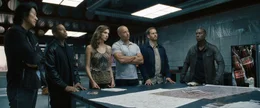 Zusammentreffen von Giganten: Wird der Auftrag, der ihnen endlich Straffreiheit verschaffen soll, wirklich so ablaufen, wie es sich Han (Sung Kang, l.), Tej (Chris Bridges, 2.v.l.), Gisele (Gal Gadot, 3.v.l.), Dom (Vin Diesel, 3.v.r.), Brian (Paul Walker, 2.v.r.) und Roma (Tyrese Gibson, r.) erhoffen?; Zusammentreffen von Giganten: Wird der Auftrag, der ihnen endlich Straffreiheit verschaffen soll, wirklich so ablaufen, wie es sich Han (Sung Kang, l.), Tej (Chris Bridges, 2.v.l.), Gisele (Gal Gadot, 3.v.l.), Dom (Vin Diesel, 3.v.r.), Brian (Paul Walker, 2.v.r.) und Roma (Tyrese Gibson, r.) erhoffen?