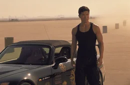 Johnny Tran (Rick Yune) versucht seinen Anf&uuml;hrer Toretto zu warnen. Seit der Neue an den illegalen Rennen teilnimmt, scheint immer wieder etwas nach au&szlig;en zu sickern ...