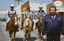 Sheriff Hall (Bud Spencer, r.)