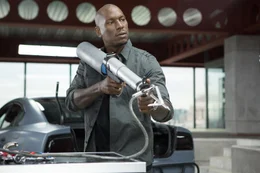 Roman (Tyrese Gibson) liebt teures "Spielzeug" und ist sofort dabei, als er und seine Freunde ein unschlagbares Angebot bekommen ...