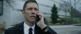 Sean Meyers (Jeffrey Donovan).