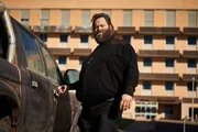 Profikiller Billy Nixon will den Fremden aus nicht n&auml;her bekannten Gr&uuml;nden m&ouml;glichst schmerzhaft ins Jenseits bef&ouml;rdern.