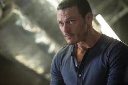 Der britische Ex-Soldat Owen Shaw (Luke Evans) plant den Raub von wichtigen Komponenten f&uuml;r eine Waffe, die das Kommunikationssystem eines ganzen Landes lahmlegen k&ouml;nnte. Wird er damit durchkommen?; Der britische Ex-Soldat Owen Shaw (Luke Evans) plant den Raub von wichtigen Komponenten f&uuml;r eine Waffe, die das Kommunikationssystem eines ganzen Landes lahmlegen k&ouml;nnte. Wird er damit durchkommen?