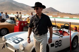 vorne: Carroll Shelby (Matt Damon)