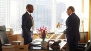 Wie soll Louis (Rick Hoffmann) mit dem neuen Anwalt Alex (Dulé Hill) in der Kanzlei umgehen?