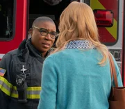 Henrietta "Hen" Wilson (Aisha Hinds, l.); Evelyn (Nicole Appleby, r.) Henrietta "Hen" Wilson (Aisha Hinds, l.); Evelyn (Nicole Appleby, r.)