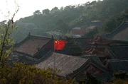 Seit rund 3.000 Jahren gilt der Berg Tai Shan als einer der Grundpfeiler des politischen und spirituellen Lebens in China.