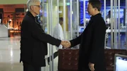Macs (Gary Sinise, r.) Freundin wurde von einem Kredithai in Las Vegas entführt. Vegas-Ermittler D.B. Russell (Ted Danson) verfolgt bereits eine heiße Spur... Macs (Gary Sinise, r.) Freundin wurde von einem Kredithai in Las Vegas entführt. Vegas-Ermittler D.B. Russell (Ted Danson) verfolgt bereits eine heiße Spur...