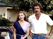 Laura (Rebecca Holden) engagiert Magnum (Tom Selleck), um ihren verschollenen Freund zu finden.
