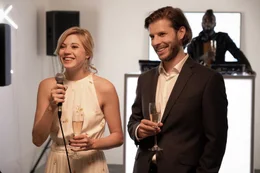 Amber Vickers (Victoria Diamond, l.); Luke Jones (Matthew Raudsepp, r.)