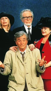 v.l.h.: Liz Houston (Sally Kellerman), Eric Prince (Patrick McGoohan), Verity Chandler (Rue McClanahan); M.v.: Lieutenant Columbo (Peter Falk).