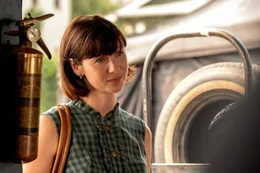 Mollie Miles (Caitriona Balfe)