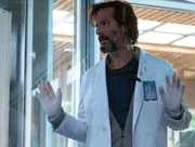 Dr. Jonas Lear (Henry Ian Cusick)