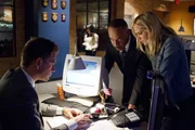 Werden ihre internationalen Kontakte ihnen helfen, Gibbs und McGee in Russland aufzusp&uuml;ren? (v.l.n.r.): Anthony DiNozzo (Michael Weatherly), Leon Vance (Rocky Carroll) und Ellie Bishop (Emily Wickersham) ...