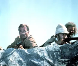 Old Shatterhand (Lex Barker, l.), Lord Castlepool (Eddi Arent, M.) und Sam Hawkins (Ralf Wolter, r.) liegen auf der Lauer ...