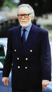 Zwischen dem eiskalten Bestattungsunternehmer Eric Prince (Patrick McGoohan) und Lt. Columbo beginnt ein spannendes Katz- und Mausspiel.