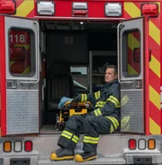 Bobby Nash (Peter Krause) Bobby Nash (Peter Krause)