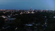Blick auf die Stadt bei Nacht