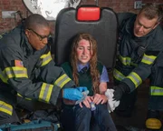 L-R: Henrietta 'Hen' Wilson (Aisha Hinds), Cheri (KylieRae Condon) aund Bobby Nash (Peter Krause) L-R: Henrietta 'Hen' Wilson (Aisha Hinds), Cheri (KylieRae Condon) aund Bobby Nash (Peter Krause)