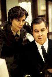 Sarah MacKenzie (Catherine Bell), Bud Roberts, Jr. (Patrick Labyorteaux)