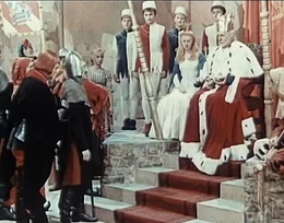 Der gemeine K&ouml;nig Kazivet III. (Martin Ruzek) h&auml;lt beim alten K&ouml;nig (Frantisek Smol&iacute;k) um die Hand von Prinzessin Lada (Marie Kyselkov&aacute;) an.