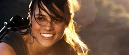Letty (Michelle Rodriguez) stiehlt gemeinsam mit ihrem Freund einen Tanklastwagen, um sich den Lebensunterhalt zu sichern.