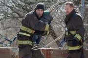 Chicago Fire Staffel 6 Folge 19 Das Baby ist gerettet: Jesse Spencer als Matthew Casey, Christian Stolte als Mouch