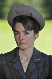 Shirley Henderson (Honoria Waynflete).