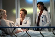 Will Halstead (Nick Gehlfuss) und Robyn Charles (Mekia Cox, r.)