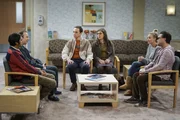 Warten gespannt auf den Nerdnachwuchs: (v.l.n.r.) Raj (Kunal Nayyar), Stuart (Kevin Sussman), Sheldon (Jim Parsons), Amy (Mayim Bialik), Penny (Kaley Cuoco) und Leonard (Johnny Galecki) ...