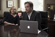 Die einzige Chance, Mathisons Unschuld zu beweisen, besteht für Bull (Michael Weatherly, r.) und Marissa (Geneva Carr, l.) darin, die Geschworenen richtig zu lenken ...