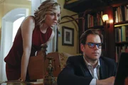 Bull (Michael Weatherly, r.) und sein Team (Geneva Carr, l.) werden von den gut situierten Eltern eines jungen Mordopfers angeheuert. Sie geben alles, um den neuen Fall zu gewinnen - auf ihre Art ...