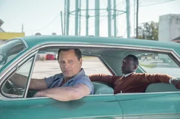 Ein Musiker und sein Chauffeur, l-r: Viggo Mortensen als Tony Lip, Mahershala Ali als Dr. Donald Shirley