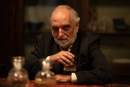 Der Clan will sich neu aufstellen und Pietro Connagi (Alessandro Bressanello) soll neues Oberhaupt werden.