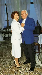 Dr. Eberhard Frank (Hans Caninenberg) nimmt das Angebot von Signora Bianchi (Lola M&uuml;thel) an: Er will seinen Ruhestand im milden Klima Italiens verleben, auf dem Castello der Signora.