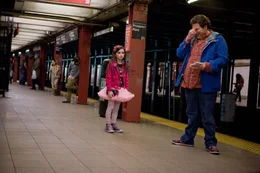 Nat&uuml;rlich geht beim Drogenkauf alles schief, was nur schief gehen kann: Noah (Jonah Hill, r.) und die ihm anvertrauten Kinder, Blithe (Landry Bender, vorne l.), Slater (Max Records, hinten r.) und Rodrigo (Kevin Hernandez, hinten l.) ...