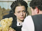 F&uuml;r Kinder ist das Beste gerade gut genug, ist Margaretes (Heike Makatsch) Devise. Deshalb wird der neue B&auml;r aus Mohair hergestellt, selbst wenn Fritz (Felix Eitner) das extraweiche Material arg teuer findet.