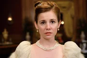 Im Hotel Sacher wird viel getratscht - das erfährt auch Konstanze von Traunstein (Josefine Preuß). Im Hotel Sacher wird viel getratscht - das erfährt auch Konstanze von Traunstein (Josefine Preuß).
