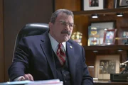 Frank Reagan (Tom Selleck)
