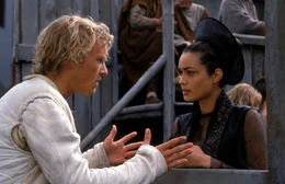 Um ihren Ritter f&uuml;r den ultimativen Kampf zu st&auml;rken, schenkt Lady Jocelyn (Shannyn Sossamon, r.) William (Heath Ledger, l.) einen Schal. Doch der Gl&uuml;cksbringer entpuppt sich als schlechtes Omen ...