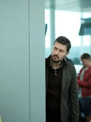 Dr. Matthew Nolan (Richard Armitage)