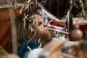 Es scheint dem Biest (Maximilian Simonischek) aussichtslos, die Liebe der sch&ouml;nen Elsa zu gewinnen.