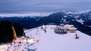 Gl&uuml;hwein auf fast 1600m H&ouml;he: In Ellmau in der Region Wilder Kaiser gibt es einen der h&ouml;chst gelegenen Adventsm&auml;rkte Europas.