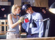 Mareike (Sanna Englund) gewinnt den Eindruck, dass Hendrik (Ulrich Drewes) Interesse an ihr hat. Als sie sich ihm jedoch zu nähern versucht, entzieht Hendrik sich und meldet den Vorfall sogar.