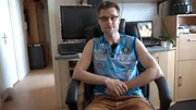 Der 42-jährige Tino wurde vor sieben Jahren bei einer brutalen Prügelattacke so schwer verletzt, dass er danach von seinem Arbeitgeber aus gesundheitlichen Gründen entlassen wurde. Der 42-jährige Tino wurde vor sieben Jahren bei einer brutalen Prügelattacke so schwer verletzt, dass er danach von seinem Arbeitgeber aus gesundheitlichen Gründen entlassen wurde.