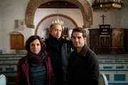 Ina Behrendsen (Julia Brendler), Carl Sievers (Peter Heinrich Brix), Hinnerk Feldmann (Oliver Wnuk) Ina Behrendsen (Julia Brendler), Carl Sievers (Peter Heinrich Brix), Hinnerk Feldmann (Oliver Wnuk)