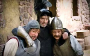 Die &uuml;beraus erfolgreiche ARD-M&auml;rchenreihe geht in ihr viertes Jahr: F&uuml;r "Sechs auf einen Streich" steht die erste Riege der deutschen Film- und Fernsehschauspieler vor der Kamera. Federf&uuml;hrung f&uuml;r die ARD-M&auml;rchenreihe liegt auch diesmal beim Rundfunk Berlin-Brandenburg (rbb). Der Ritter und seine Halunken (v.l.n.r.: Roman Leitner-Shamov, Uwe Kockisch, Volker Zack Michalowski)