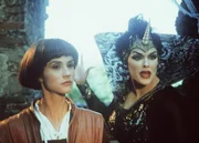 Tarabas soll Fantaghiro den magischen Kuss schenken, mit dem sie ihren versteinerten Geliebten Romualdo zurück ins Leben holen kann.