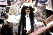 Dustin Hoffman (Kapit&auml;n Hook).
